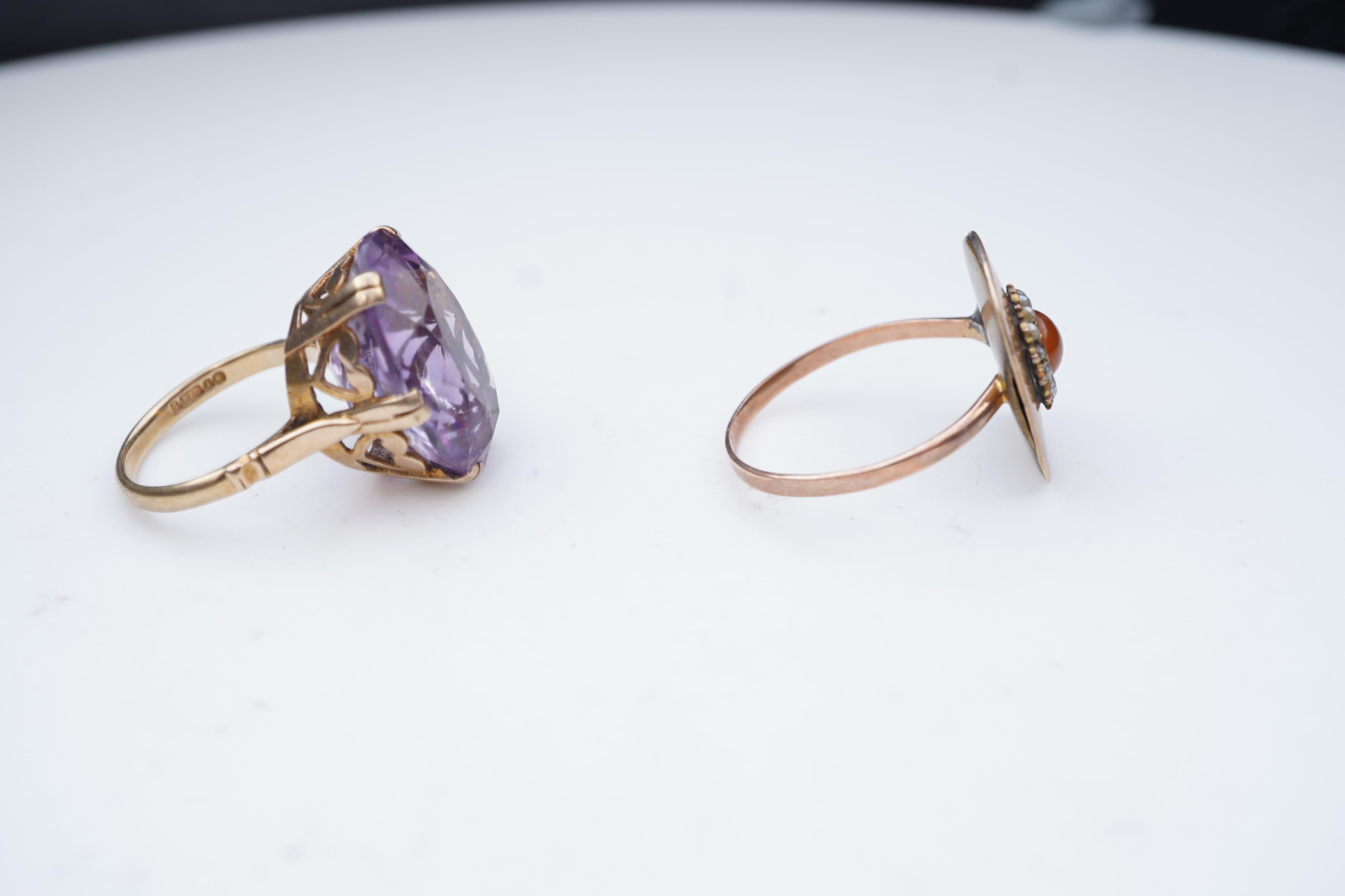 A collection of jewellery